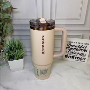 Stanley Gilded Sugar 30oz Protour SEE PHOTOS